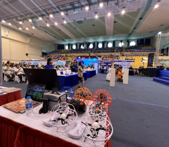 Buổi giới thiệu về DroneSoccer tại Ngày Hội Khoa Học Và Công Nghệ Quận 1
